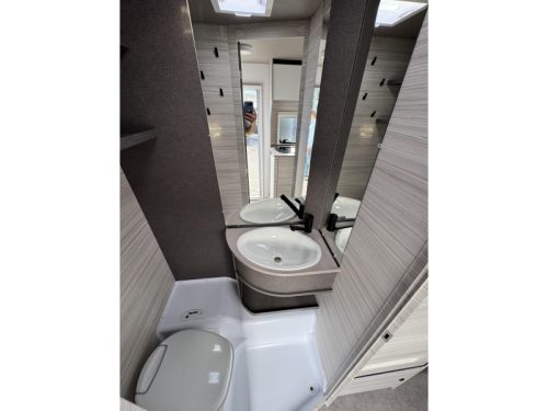 Dethleffs C'Joy 480 QLK Lit superpos&eacute; avec 3 lits photo : 12
