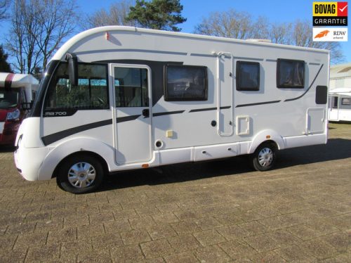 Itineo MB700 Fiat A-class French bed and Pop-top roof year of manufacture2016 photo: 23