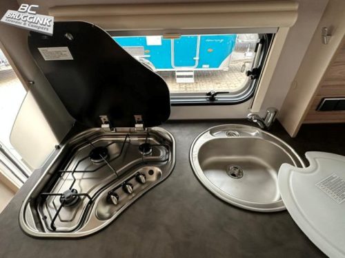 Eriba Feeling 442 SINGLE BEDS Pop-top roof photo: 4