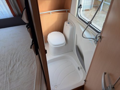 Knaus Sudwind Premium Line 450 FU Mover/Awning/Bike rack photo: 3