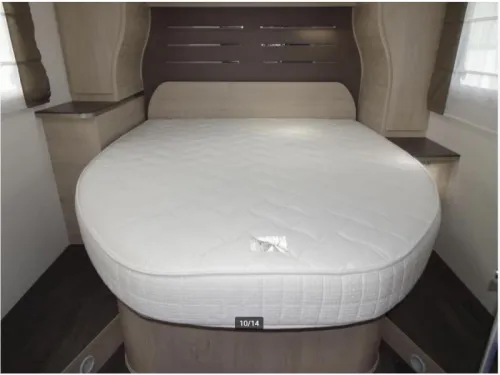 Challenger Special Edition 398 XLB Queens bed Drop-down bed photo: 3