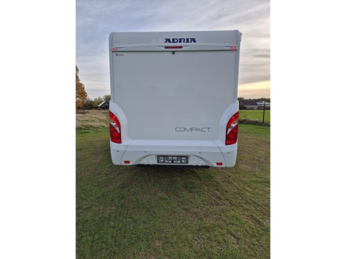 Adria Compact 660 SPX Transverse bed 1st owner 2016 photo: 4
