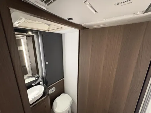 Adria Coral Supreme 670 DL Dachklimaanlage / Automatik Foto: 16