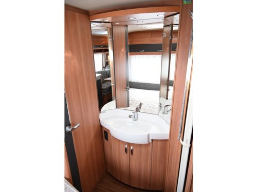Hobby De Luxe 460UFe photo: 19