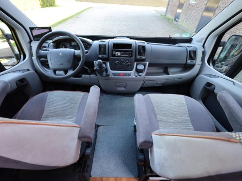 Globecar Campscout roof air conditioning | Van conversion busbiker photo: 14