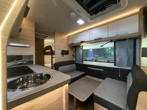 Knaus Sudwind Black Selection 500 QDK Etagenbett / Querbett Foto: 7