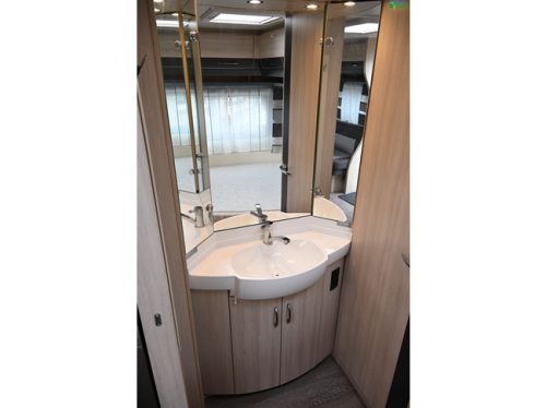 Hobby De Luxe 460UFe Foto: 17