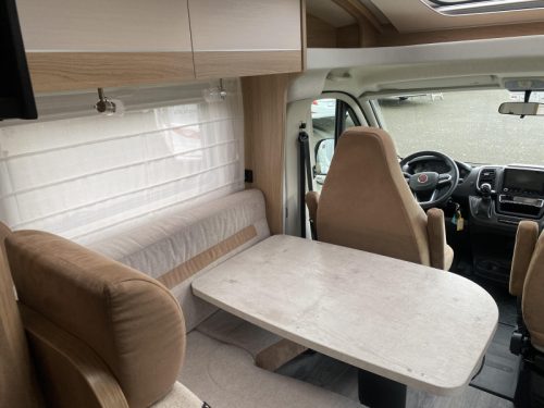 LMC Cruiser T 662 T young used photo: 11