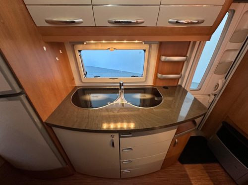 Hobby De Luxe 440 SF Foto: 17