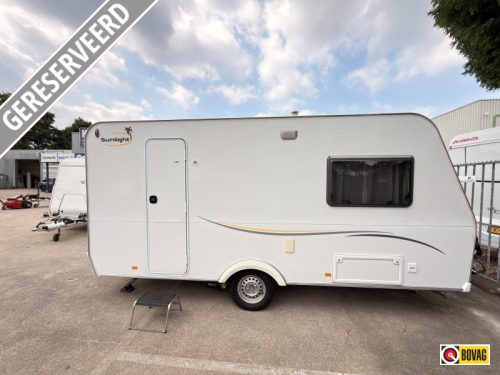 Sunlight Njoy 42 D +mover+awning+Bike rack photo: 0