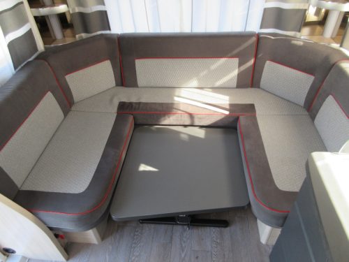 Hobby De Luxe Edition 460 UFE ZIP AWNING + CARAVAN AWNING photo: 9