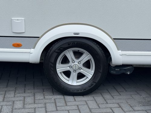 Hobby De Luxe 545 KMF with BUNK BEDS AND GARAGE **6 Berths/Truma Mover/1st owner/Truma/Alloy wheels/Very neat caravan** photo: 19