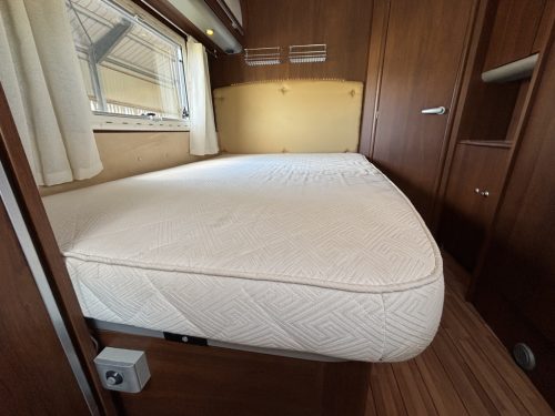 ELNAGH Prince 590L - 2011 - Luxury Semi-integrated - 86,000km Prince 590L photo: 8