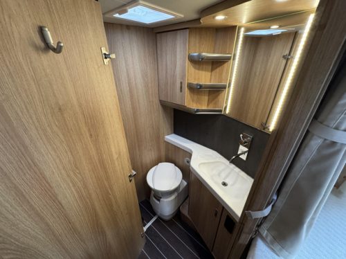 Knaus Sky TI 700 MEG Platinum Automaat - Enkele bedden foto: 16