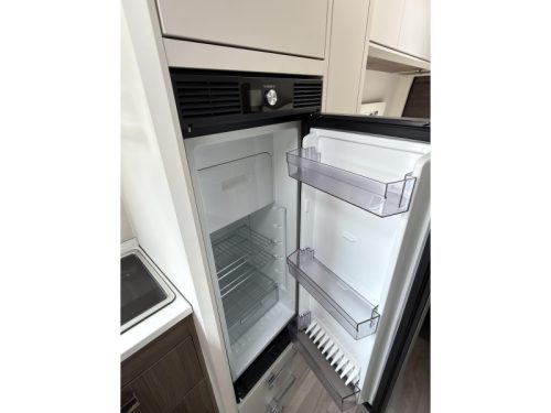 Kabe Travel Master Van 4x4 Single beds photo: 17