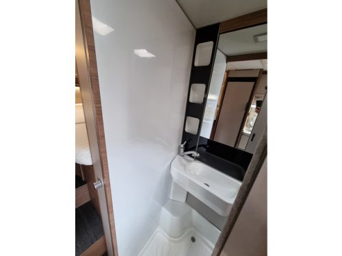 Knaus R11 Van TI 650 MEG Vansation | Automatic | Roof air conditioning | Single beds | Camera | Lane-assist | Very good condition! photo: 12