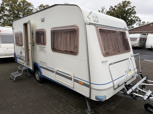 Knaus Blue Line 450 TK CAMA LITERA CAMA FIJA ASIENTO EN U foto: 1