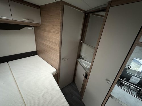 Knaus L!ve Wave 650 MF 180HP-AUTOMATIC-694CM photo: 10