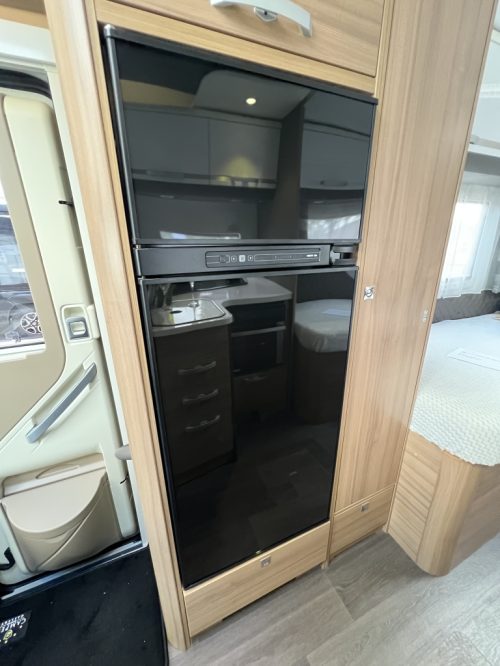 Adria Coral Plus 670 SLT EINZELBETTEN+RUNDSITZ OFEN KAMERA Foto: 7