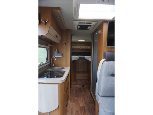 Knaus Van Ti 650 MEG 165pk Platinum + 2x enkele bedden/ 2x Airco/ camera/ Schitterend/ Fietsendrager/ Garantie! foto: 7