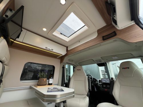 Pilote V 600 G Awning, Bicycle Rack, TV, photo: 20