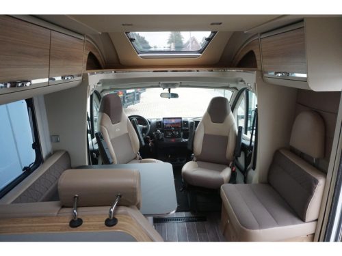 Adria Matrix Platinum 670 SC 5th seat / Roof air conditioning photo: 8