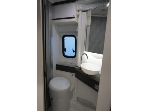 Adria Twin Supreme 640 SGX AUTOMATIC/160HP/AIR CONDITIONING photo: 17