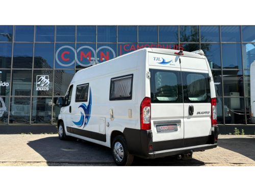 P&ouml;ssl 2win TJL,Fixed bed,Awning,120HP photo: 4