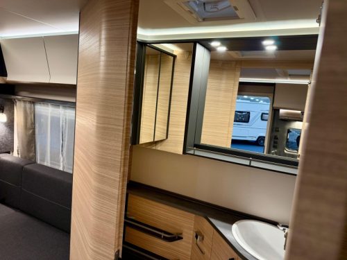 Hobby Maxia 585 UL Rangierhilfe + Kassettenmarkise  Foto: 20