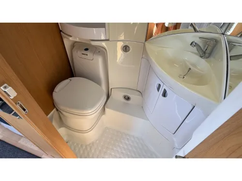 Knaus Sudwind 500 EU enkele bedden rondzit  foto: 5