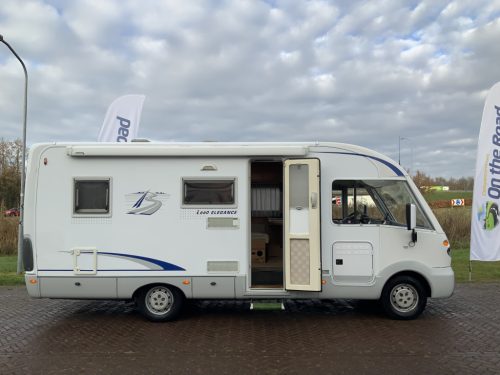 B&uuml;rstner El&eacute;gance 660 Integral, French bed & pull-down bed, Swivel seats, Hydraulic leveling jacks, Year 2004 Camper Centrum On the Road at Noorderringweg 4 in Marum. photo: 2