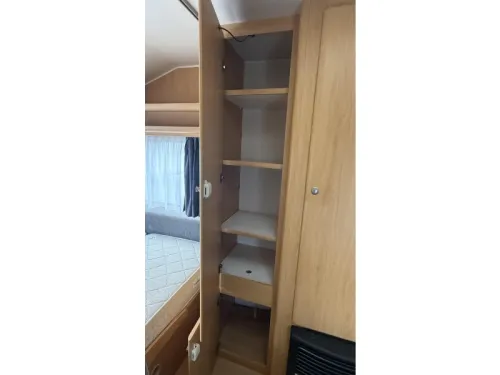 Beyerland Vitesse 460 MD Heckk&uuml;che Sitzgruppe Festbett Foto: 11
