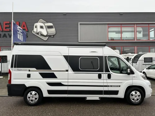 Adria Twin Supreme 600 SPB Towbar, awning, camera photo: 1