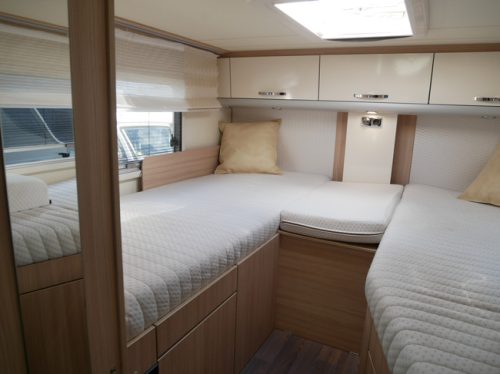B&uuml;rstner Ixeo IT 726 G, Automatic, Single beds, Pop-top roof, XXL Garage photo: 15