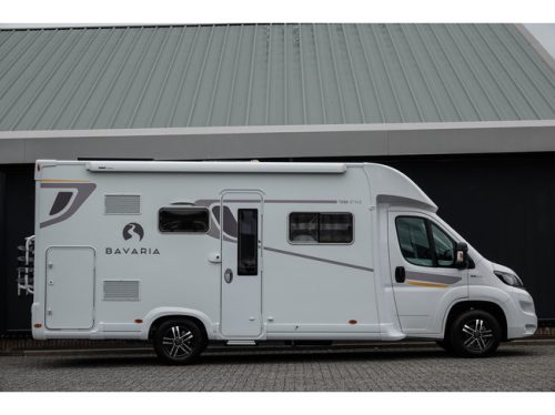 Bavaria T696S 2.3 140Pk | 6-Person | Bicycle rack | Solar panels | Reversing camera photo: 2