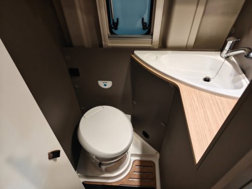 LMC INNOVAN 600 140PK Skyroof , Solar, Facelift photo: 10