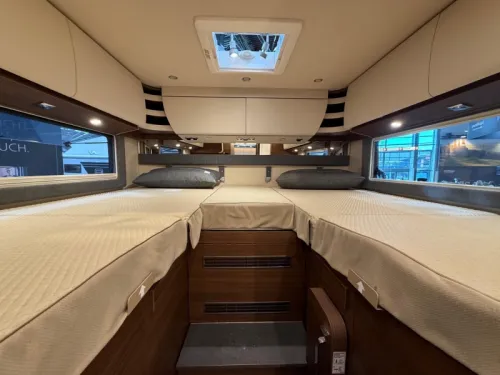 Carthago Chic C-Line I 4.9 LE-L BLACK EDITION photo: 3