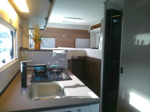LMC Cruiser 740 EL single beds, Automatic  photo: 16