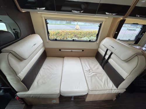 Forster A699 VB Overcab - Family Motorhome  photo: 11