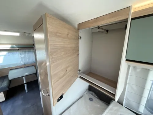 Dethleffs Camper 460 EL MOVER-AWNING-BIKE RACK photo: 10