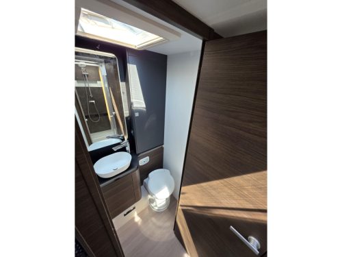 Adria Sonic Supreme 700 DL photo: 17