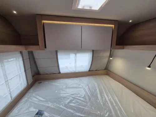 Knaus Sport Platinum 500 QDK Bunk bed and garage door photo: 13