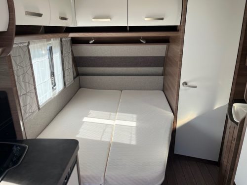 Knaus 450 Fu Sport Franz&ouml;sisches Bett, Rangierhilfe, Klimaanlage, Neuzustand! Foto: 3