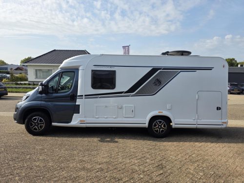 Knaus Van TI Vansation 650 MEG Automatik Oyster TV 90L Foto: 2