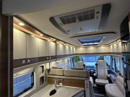 Dethleffs Globetrotter 7850 XLI DBM Premium, Upper cabinets photo: 17