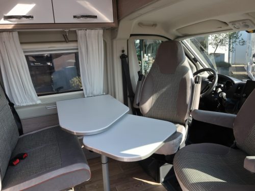P&ouml;ssl 2WinR Plus 600 POP-TOP ROOF 1ST OWNER photo: 3