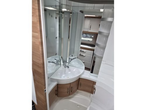 Hobby De Luxe 495 UL Einzelbetten-Rangierhilfe-Klimaanlage Foto: 14