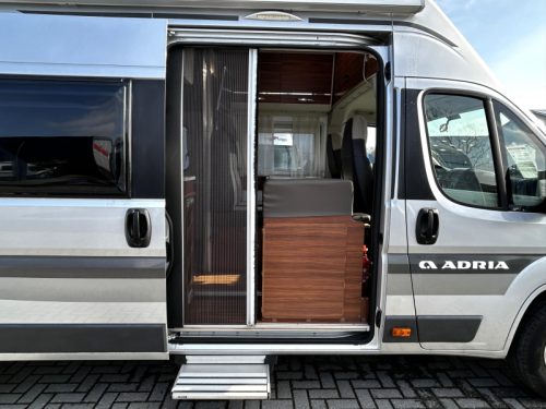 Adria Twin 640 SHX Transverse bed/unique layout photo: 5