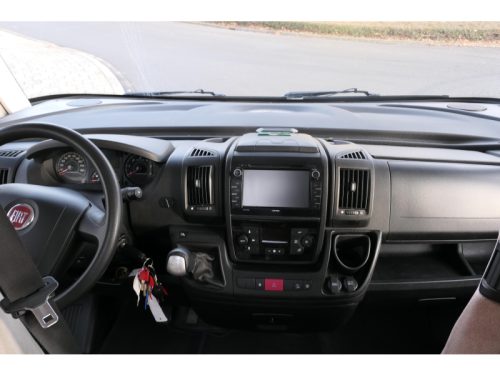 Dethleffs Advantage I7050 A-class with French bed automatic photo: 11
