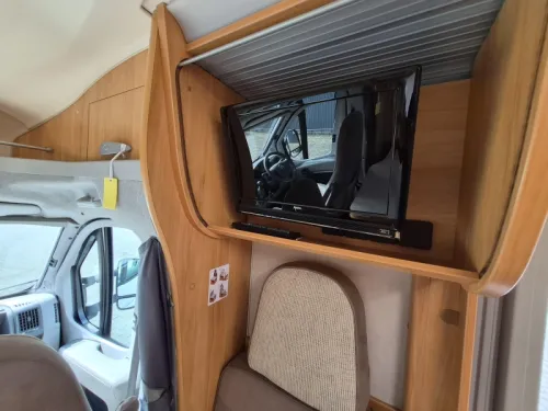 Adria Coral S 690 SP Lit central, porte-v&eacute;los  photo : 15